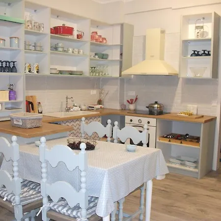 Contessina Apt. *